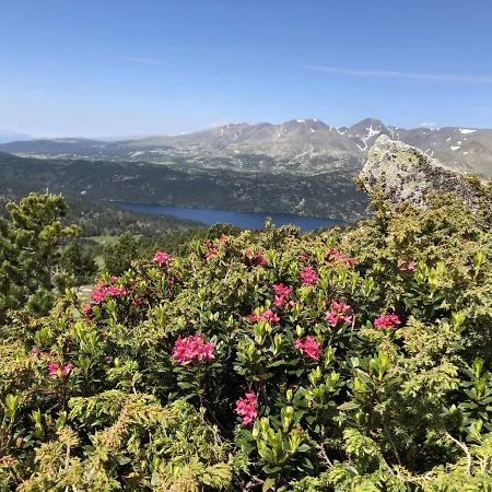 Apartament Avec Parking Prive Dans Petite Tres Calme *