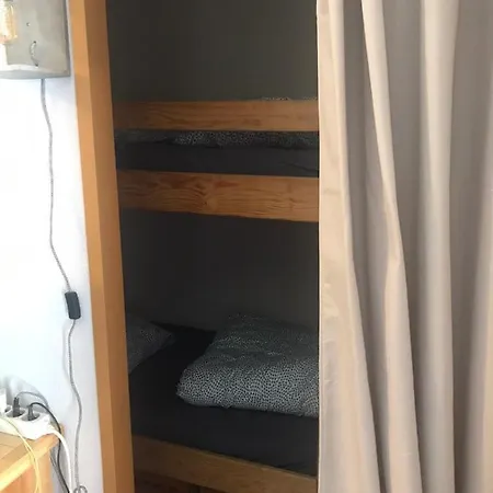 Apartment Avec Parking Prive Dans Petite Tres Calme