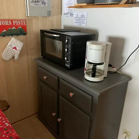 Apartament Avec Parking Prive Dans Petite Tres Calme *