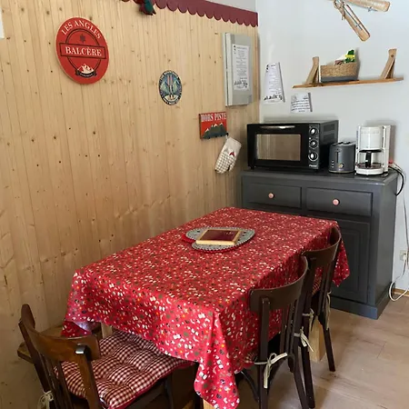 Avec Parking Prive Dans Petite Tres Calme Les Angles (Pyrenees-Orientales)