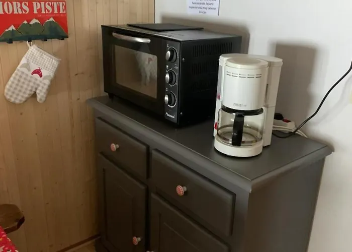 Apartman Avec Parking Prive Dans Petite Tres Calme *